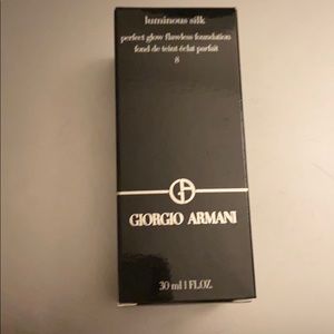 Giorgio Armani luminous silk foundation 8